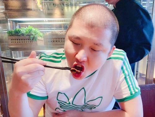 网红辛巴吃瓜,揭秘网红圈背后的真实故事 第2张 网红辛巴吃瓜,揭秘网红圈背后的真实故事 第2张